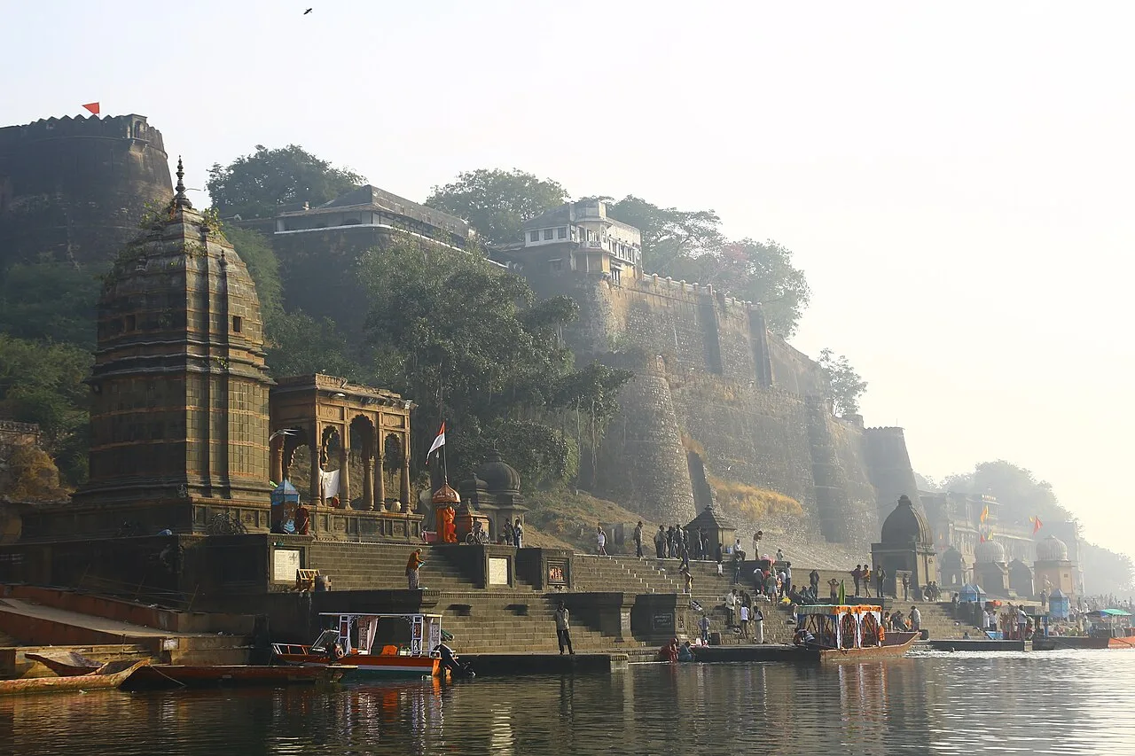 Maheshwar Fort
